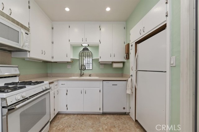 Detail Gallery Image 14 of 35 For 4667 N E, San Bernardino,  CA 92407 - 2 Beds | 1 Baths