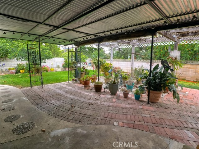 540 Hacienda Drive, Monrovia CA: https://media.crmls.org/medias/efde6e5b-a3ef-4b34-aa0f-ac2e5efca968.jpg