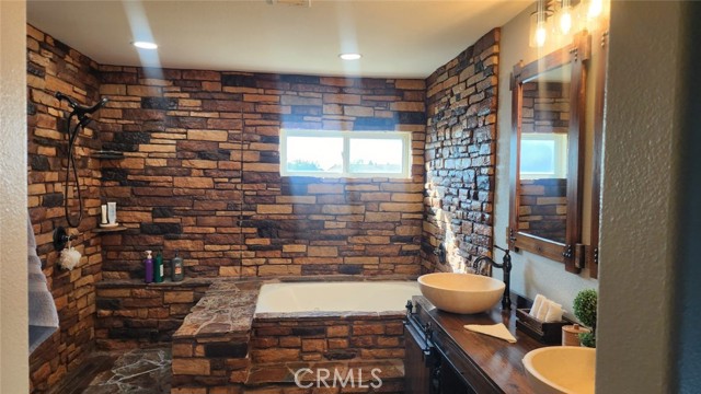 11302 Mantova Avenue, Bakersfield CA: https://media.crmls.org/medias/efdea91f-ac96-47a4-bd09-ccebecf28094.jpg