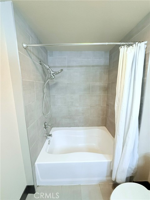 Detail Gallery Image 12 of 13 For 24585 Town Center Dr #4104,  Valencia,  CA 91355 - 2 Beds | 2 Baths
