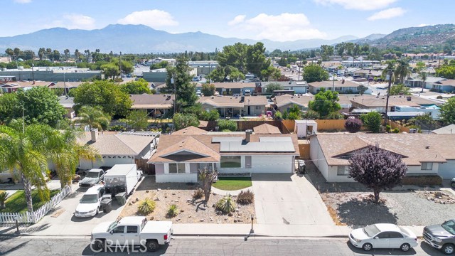 Detail Gallery Image 2 of 38 For 1198 Quartz Way, Hemet,  CA 92543 - 2 Beds | 2 Baths