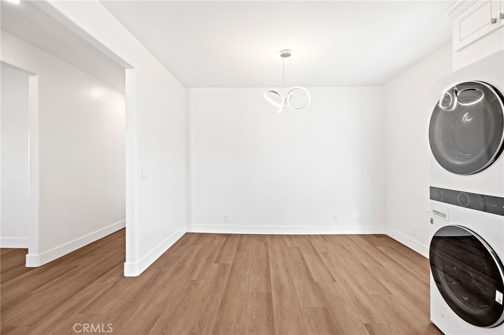 https://media.crmls.org/medias/efdfb585-bc35-4018-836b-0b2c8836326d.jpg?preset=X-Large