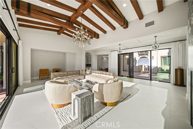 24 Scenic Bluff, Newport Coast CA: https://media.crmls.org/medias/efe09b72-7e6f-4b43-8b07-ec90390f1262.jpg
