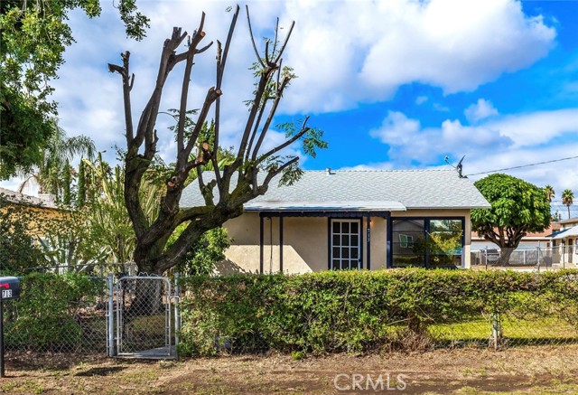 713 Michigan Avenue, Beaumont CA: https://media.crmls.org/medias/efe12c3a-606a-4d40-a18f-3befcded990a.jpg