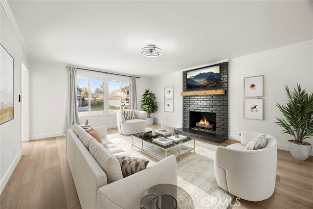 Detail Gallery Image 6 of 34 For 13662 Loretta Dr, Tustin,  CA 92780 - 5 Beds | 3 Baths