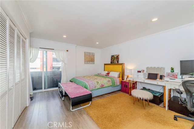 Detail Gallery Image 3 of 32 For 358 S Gramercy Pl #201,  Los Angeles,  CA 90020 - 2 Beds | 2 Baths
