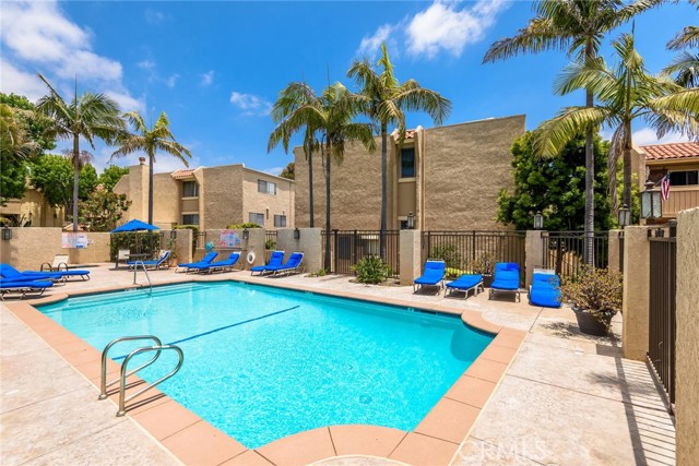 273 Valley, Hermosa Beach, California 90254, 2 Bedrooms Bedrooms, ,2 BathroomsBathrooms,Residential,Sold,Valley,SB26013634