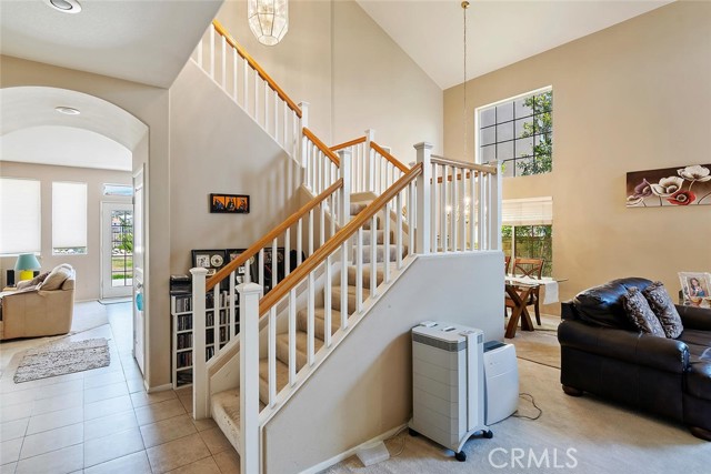 11884 Mariposa Bay Lane, Porter Ranch CA: https://media.crmls.org/medias/efe200a7-407d-4ef9-8bf0-bd82ac832b47.jpg