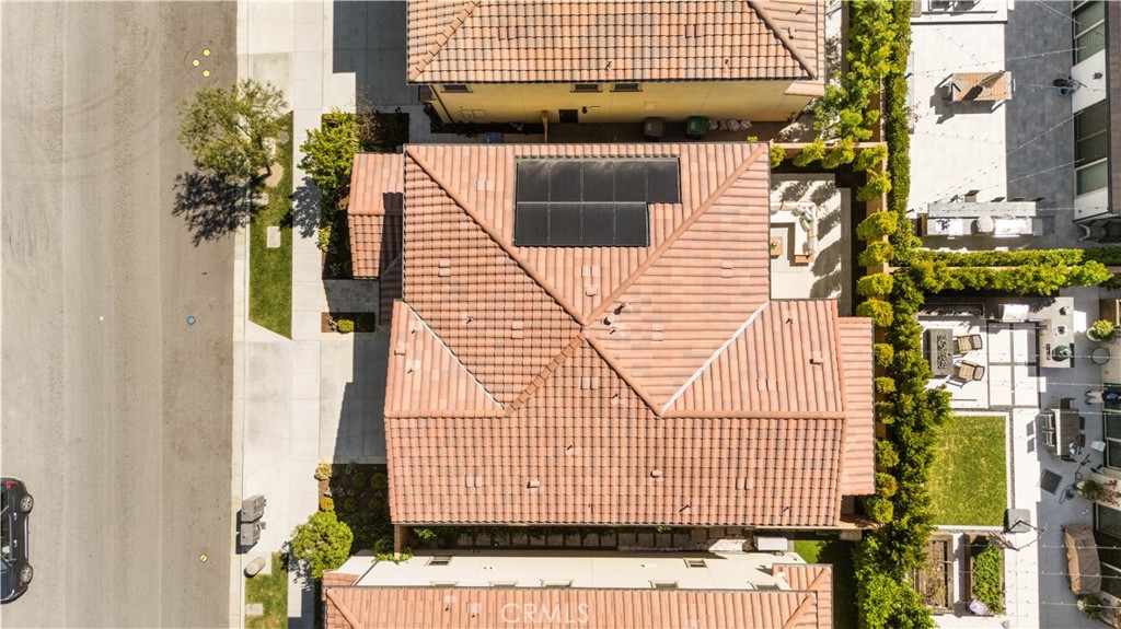 https://media.crmls.org/medias/efe2d37e-51a4-4061-9f85-f64703aa9891.jpg?preset=X-Large