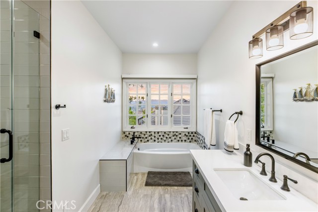 6032 County Oak Road, Woodland Hills CA: https://media.crmls.org/medias/efe33a0e-e8c5-4ed2-ab2c-35d380306712.jpg