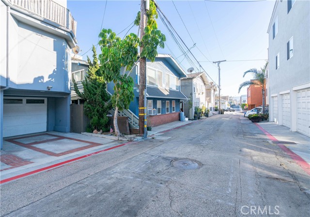 Detail Gallery Image 45 of 65 For 1419 Monterey, Hermosa Beach,  CA 90254 - 3 Beds | 2/1 Baths