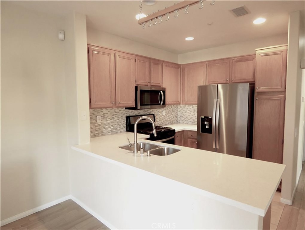 MLS #OC25244410 image #10