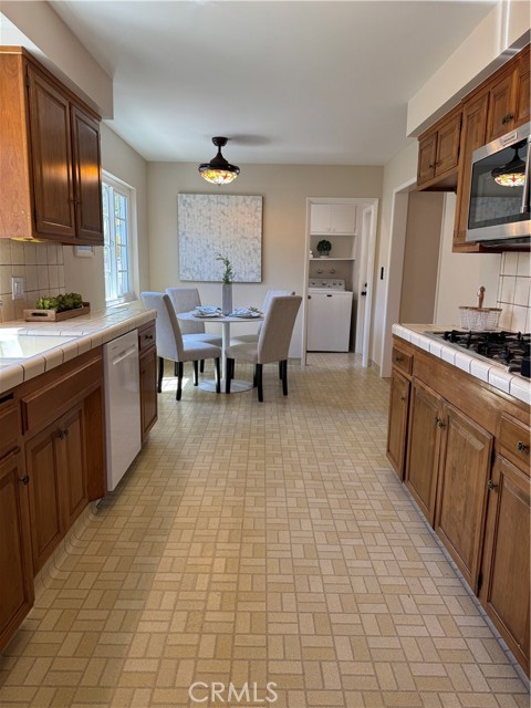 Detail Gallery Image 23 of 64 For 939 W Orange Rd, Santa Ana,  CA 92706 - 3 Beds | 2 Baths