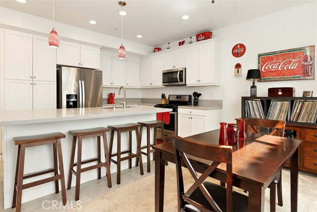 Detail Gallery Image 8 of 33 For 9475 Retreat Pl, Rancho Cucamonga,  CA 91730 - 4 Beds | 3 Baths