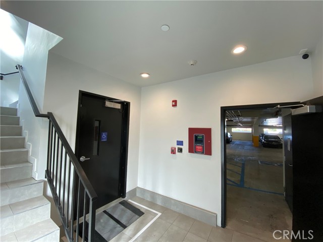 Detail Gallery Image 16 of 18 For 22425 S Del Valle St #3,  Woodland Hills,  CA 91364 - 3 Beds | 2/1 Baths