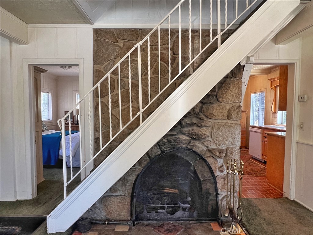 https://media.crmls.org/medias/efe3a289-4b80-4490-8bc4-0bcc4c6bd265.jpg?preset=X-Large