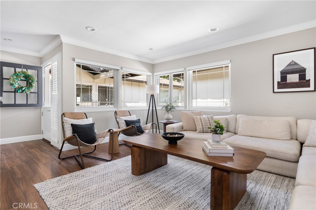 MLS #OC25137424 img 9