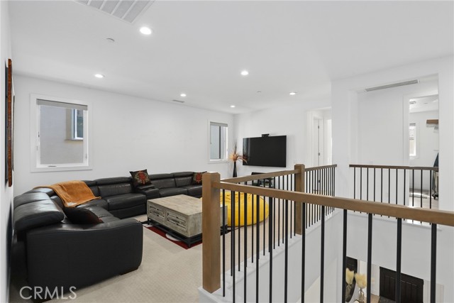 20535 W Bluebird Court, Porter Ranch CA: https://media.crmls.org/medias/efe41245-b8dc-4969-b8ec-88492f622c61.jpg