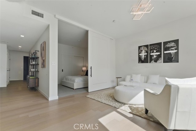 Detail Gallery Image 4 of 32 For 1050 S Grand Ave #705,  Los Angeles,  CA 90015 - 1 Beds | 1 Baths