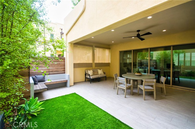 320 Magnet, Irvine CA: https://media.crmls.org/medias/efe44e8d-ae49-48ea-b88d-431b51e104c7.jpg