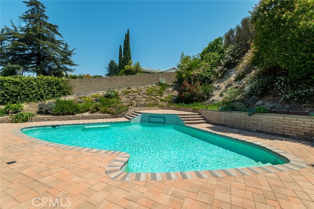 Detail Gallery Image 28 of 38 For 2251 El Arbolita Dr, Glendale,  CA 91208 - 2 Beds | 2 Baths