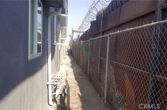 8014 S Western Avenue, Los Angeles CA: https://media.crmls.org/medias/efe490b3-bb83-48e4-855b-40ef69f62f1e.jpg