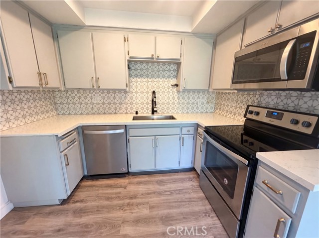 7300 Corbin Ave Unit M, Los Angeles, CA 91335 photo 4