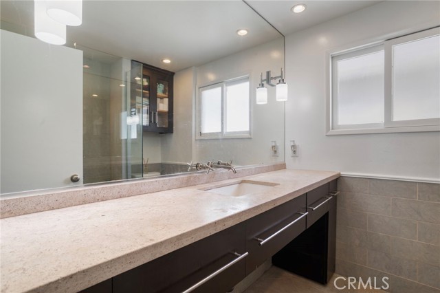 Detail Gallery Image 37 of 56 For 27 66th Pl, Long Beach,  CA 90803 - – Beds | – Baths