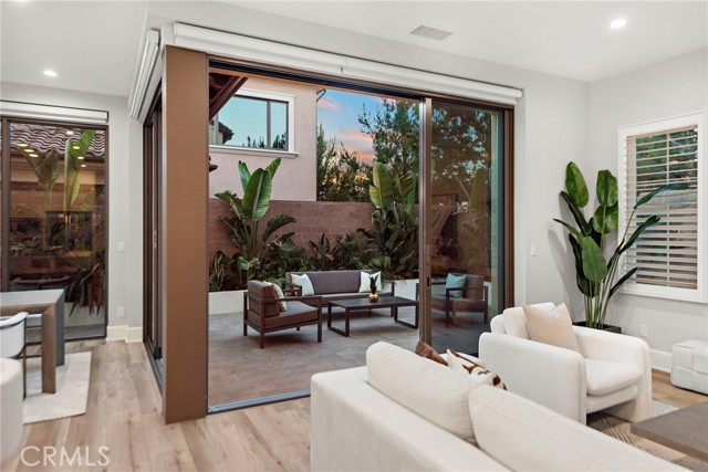 Detail Gallery Image 17 of 45 For 101 Artista, Irvine,  CA 92602 - 4 Beds | 4 Baths