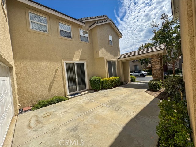 42060 Veneto Drive, Temecula CA: https://media.crmls.org/medias/efe857c2-88d8-4fad-ac59-260176427462.jpg