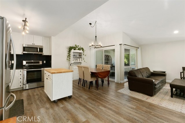 802 Camino Real, Redondo Beach, California 90277, 3 Bedrooms Bedrooms, ,2 BathroomsBathrooms,Residential,Sold,Camino Real,OC22093224