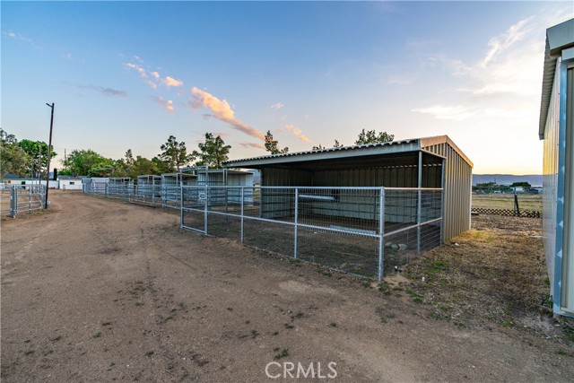 Detail Gallery Image 62 of 74 For 2755 W Avenue, Palmdale,  CA 93551 - 5 Beds | 3/1 Baths