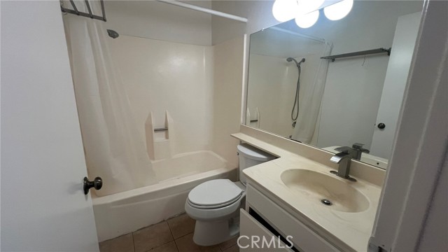 Detail Gallery Image 11 of 17 For 25775 Mission Rd, Loma Linda,  CA 92354 - 3 Beds | 3 Baths