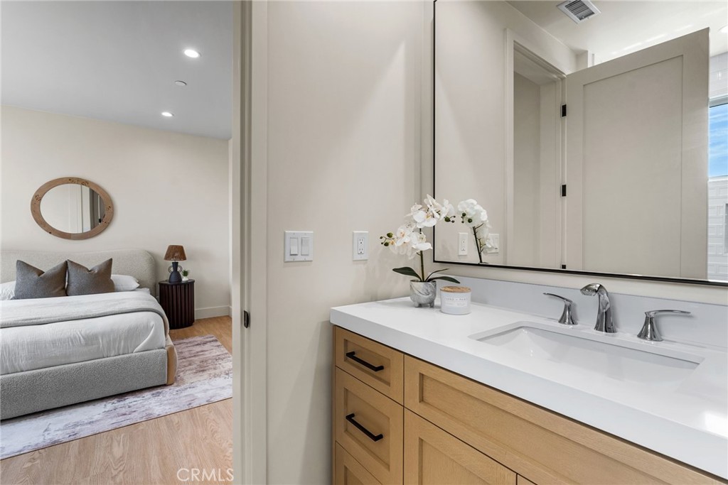 Efe8edb7 36e8 4f21 A69a Dc8a891519eb