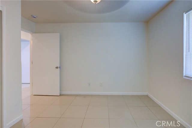 402 La Mesa Street, Merced CA: https://media.crmls.org/medias/efe9fd81-aef6-44dc-9b7c-c4358b11f6b5.jpg