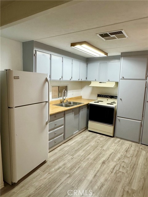 Detail Gallery Image 14 of 31 For 725 W Thornton, Hemet,  CA 91743 - 2 Beds | 1/1 Baths