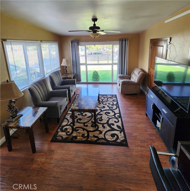 Detail Gallery Image 15 of 39 For 1788 W 37th Pl., Los Angeles,  CA 90018 - 3 Beds | 1 Baths