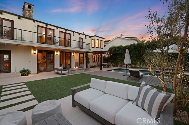 Detail Gallery Image 7 of 48 For 419 Signal Rd, Newport Beach,  CA 92663 - 5 Beds | 3 Baths