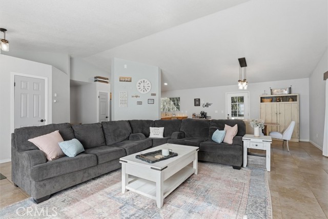 Detail Gallery Image 9 of 38 For 31562 Sioux, Coarsegold,  CA 93614 - 3 Beds | 2 Baths