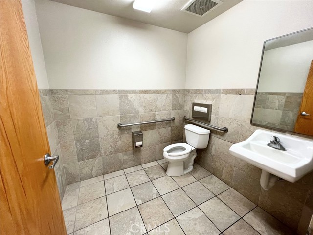 424 E Yosemite, Merced, California 95340, ,Commercial Lease,For Rent,424 E Yosemite,CRMC25022856