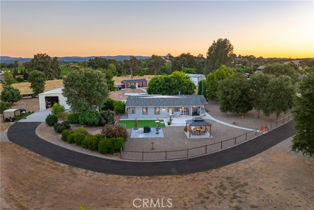 Detail Gallery Image 1 of 1 For 805 Golden Meadow Dr, Paso Robles,  CA 93446 - 5 Beds | 4 Baths