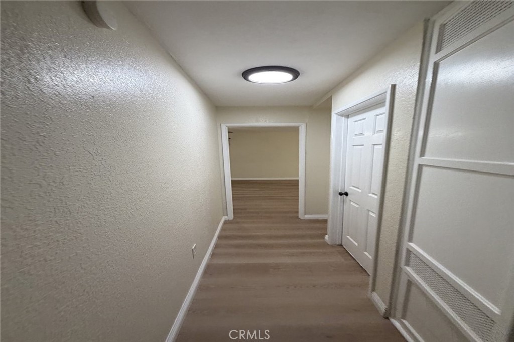 https://media.crmls.org/medias/efecafff-10da-425e-b30c-0ce71bdaa0b2.jpg?preset=X-Large