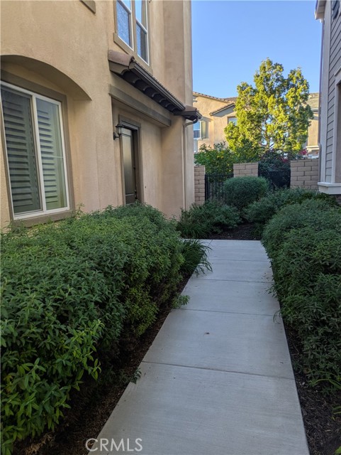 Detail Gallery Image 2 of 32 For 42945 Avenida Amistad, Temecula,  CA 92592 - 3 Beds | 2/1 Baths