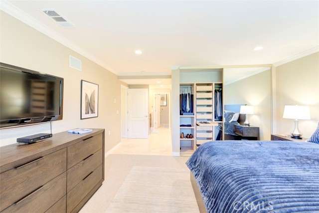 3242 San Amadeo, Laguna Woods CA: https://media.crmls.org/medias/efecf37e-dff5-4df3-8de8-68c006d3506c.jpg
