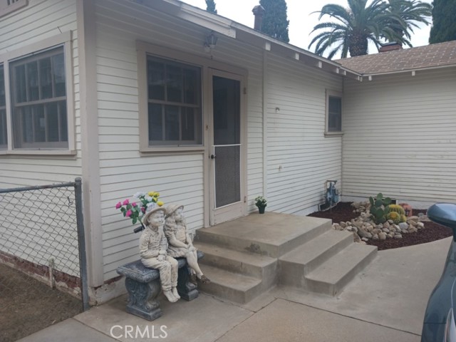 Detail Gallery Image 4 of 20 For 4326 Edgewood Pl, Riverside,  CA 92506 - 2 Beds | 1 Baths
