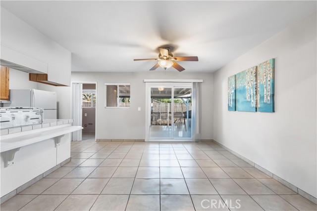 Detail Gallery Image 14 of 55 For 1030 Ventura Ave, Simi Valley,  CA 93065 - 3 Beds | 2 Baths