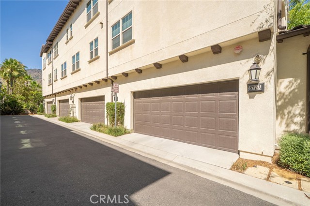 877 Orchid Way, Azusa CA: https://media.crmls.org/medias/efefb8b4-985c-495a-ae69-b0b89abfd1b5.jpg