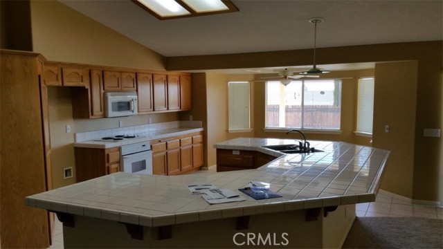 Detail Gallery Image 5 of 25 For 16978 Tiama Rd, Apple Valley,  CA 92307 - 3 Beds | 2 Baths