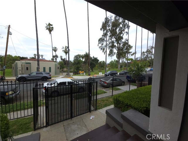 Detail Gallery Image 6 of 7 For 532 S St Louis, Los Angeles,  CA 90033 - 3 Beds | 2 Baths