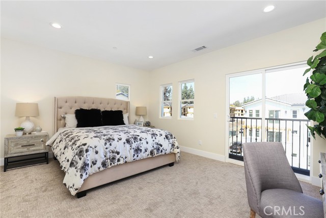 5 Brookline Avenue, Phillips Ranch CA: https://media.crmls.org/medias/eff06132-c73f-451f-bb4e-cb8dd29d55bc.jpg